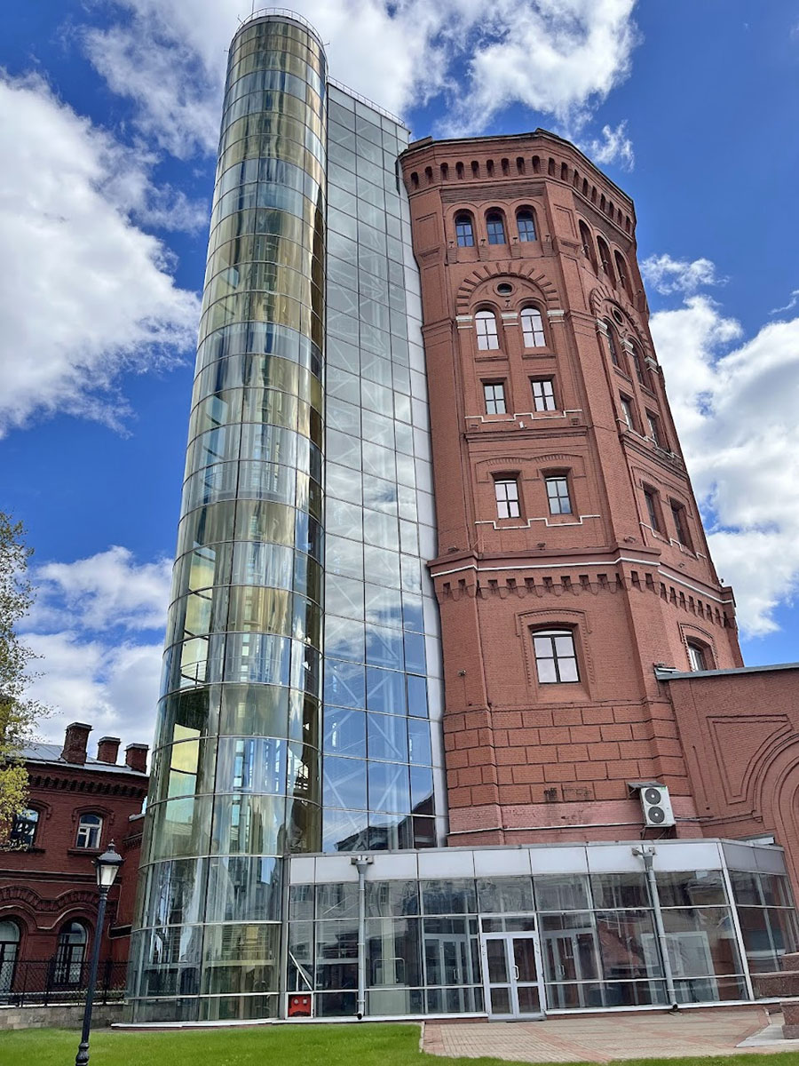 Водонапорная башня музея воды в Санкт-Петербурге