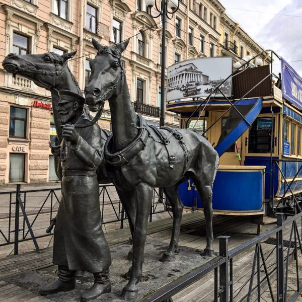 Необычные памятники санкт петербурга фото