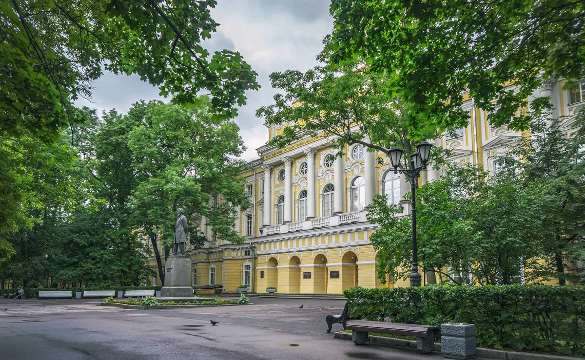 Дворец Разумовского в Санкт-Петербурге: фото, история строительства