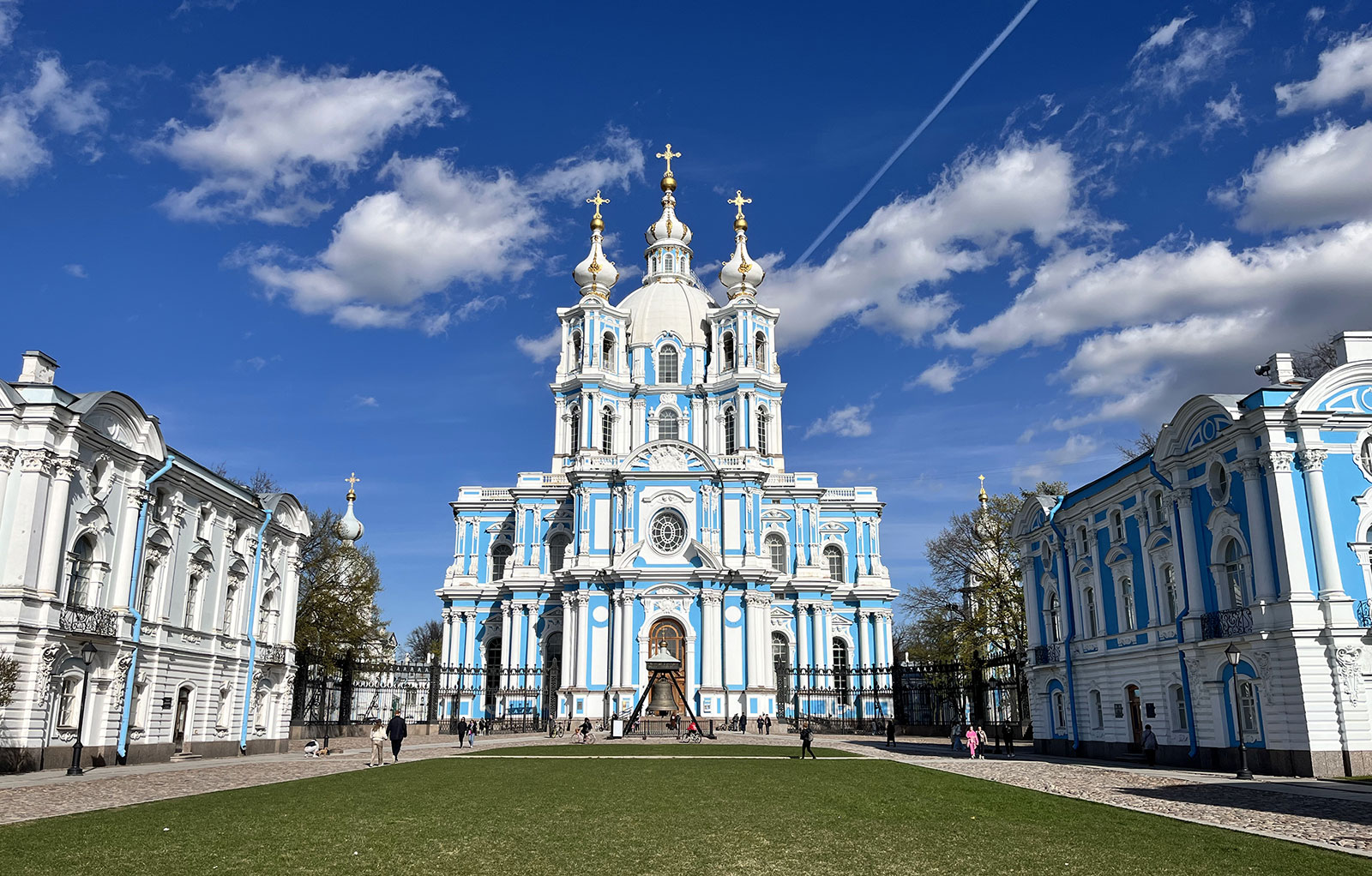 Cмольный собор в Санкт-Петербурге: описание, история, фото