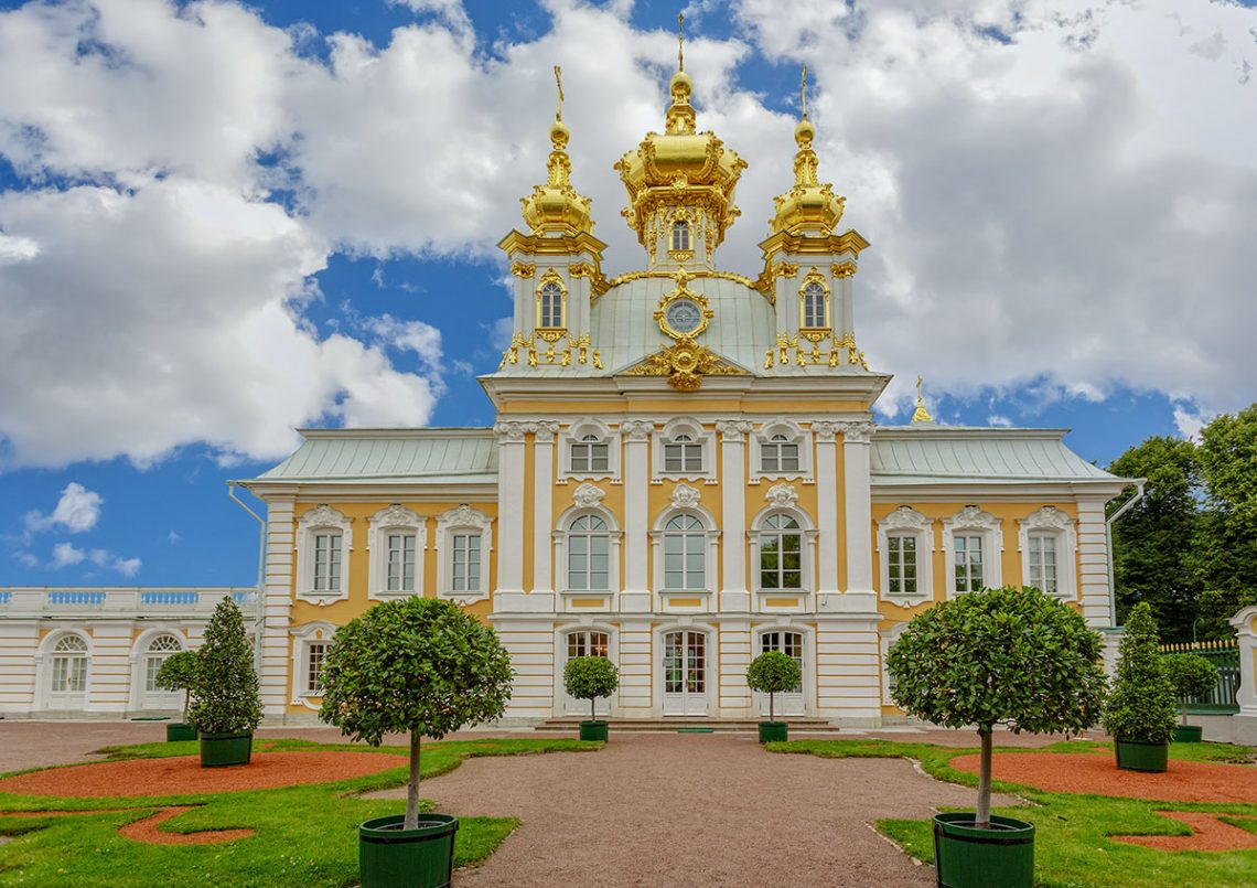 большой петровский дворец