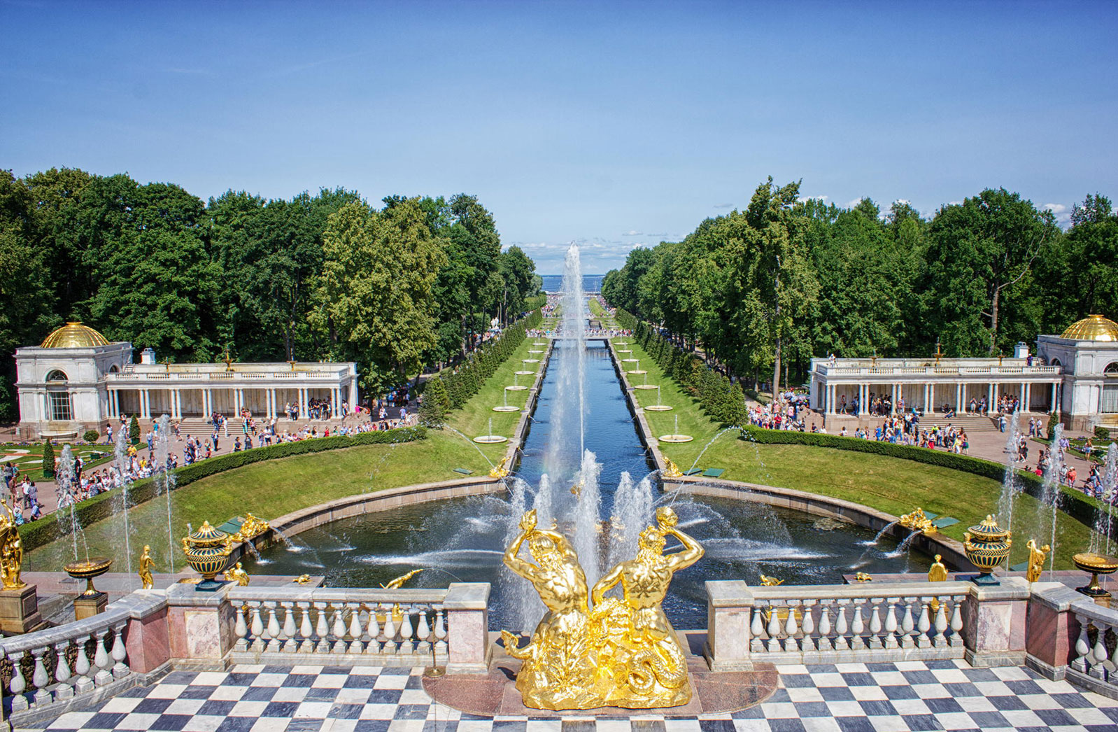 Фото верхнего парка в петергофе