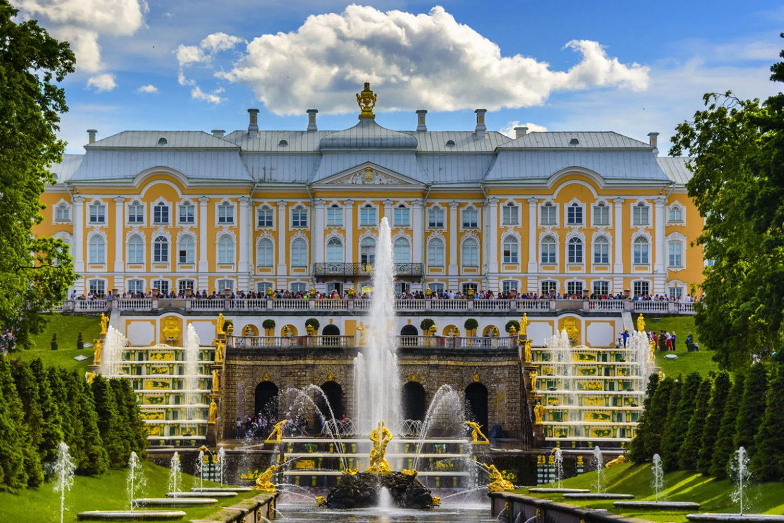 большой петергофский дворец внутри