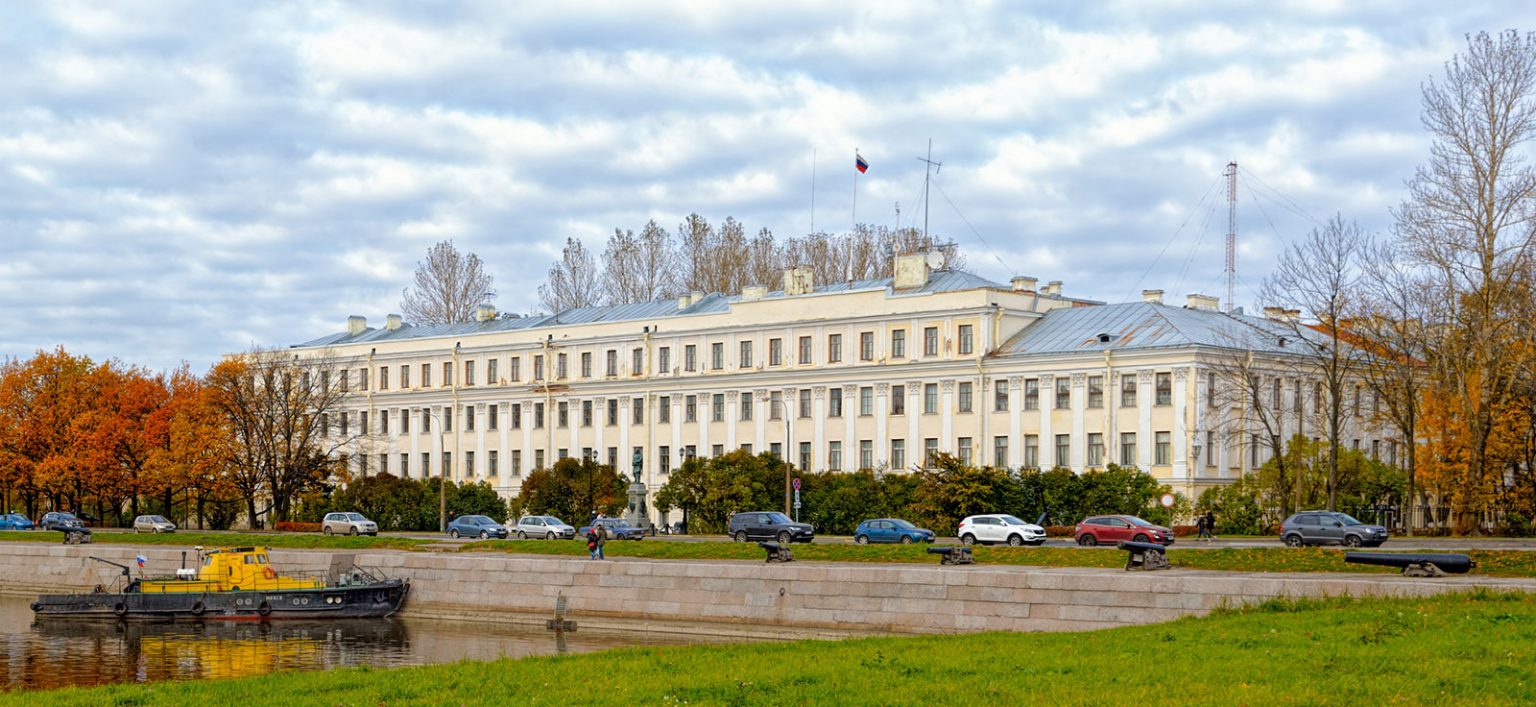 меншиковский дворец в кронштадте