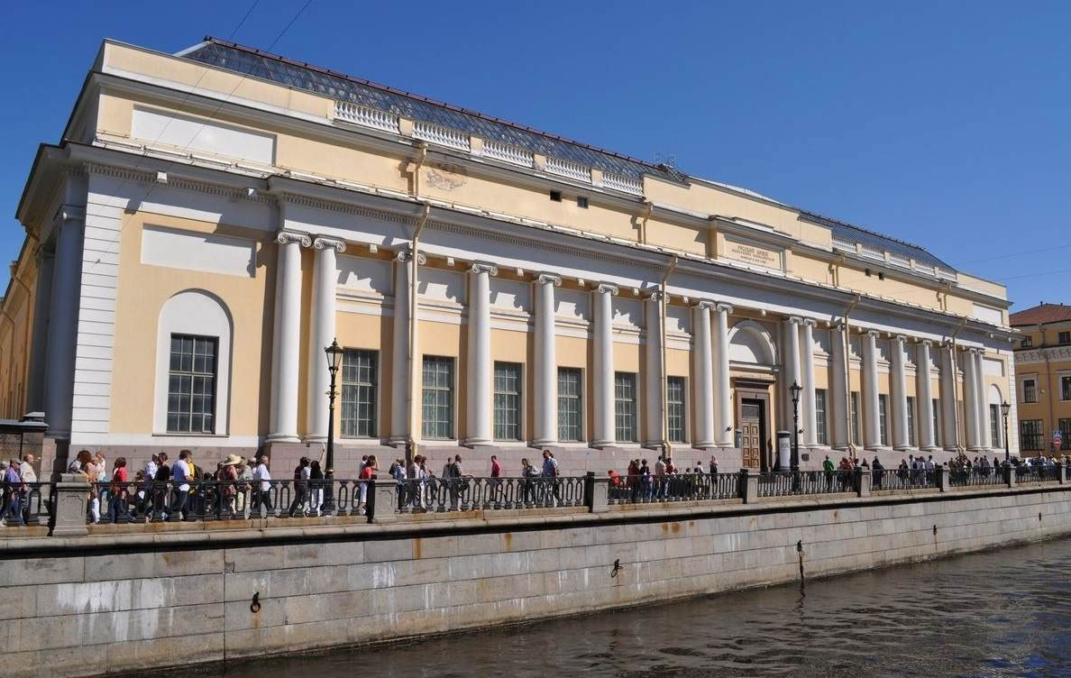 Корпус Бенуа в Санкт-Петербурге